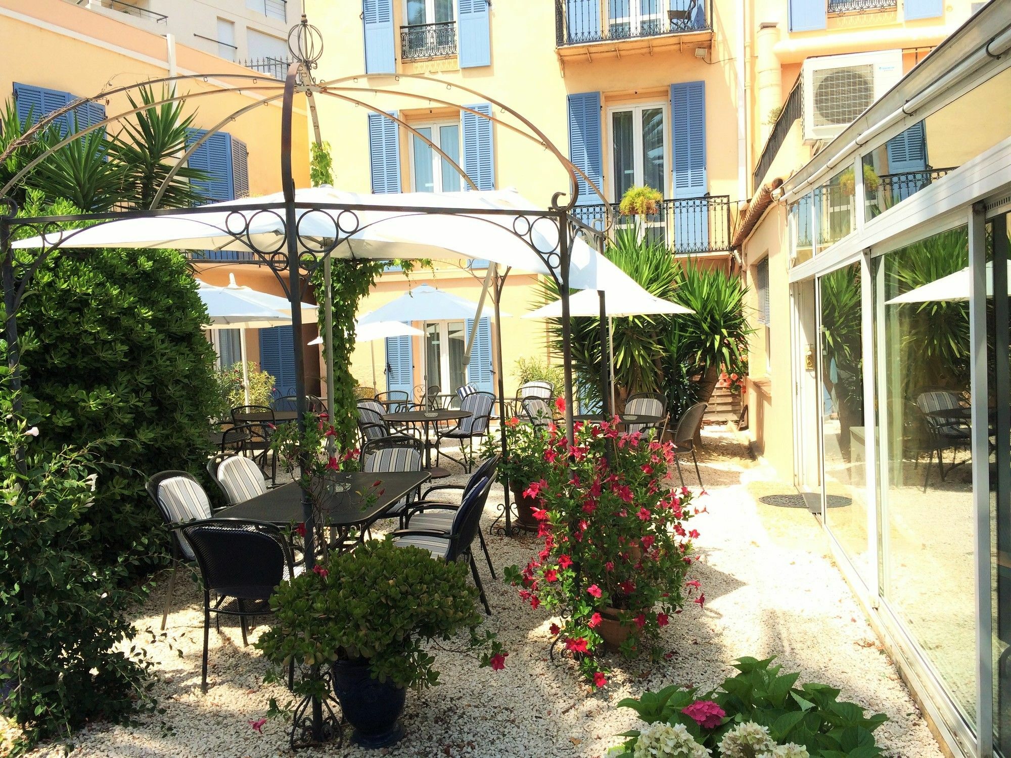 Hotel L'Olivier - Piscine & Parking Cannes Exterior photo