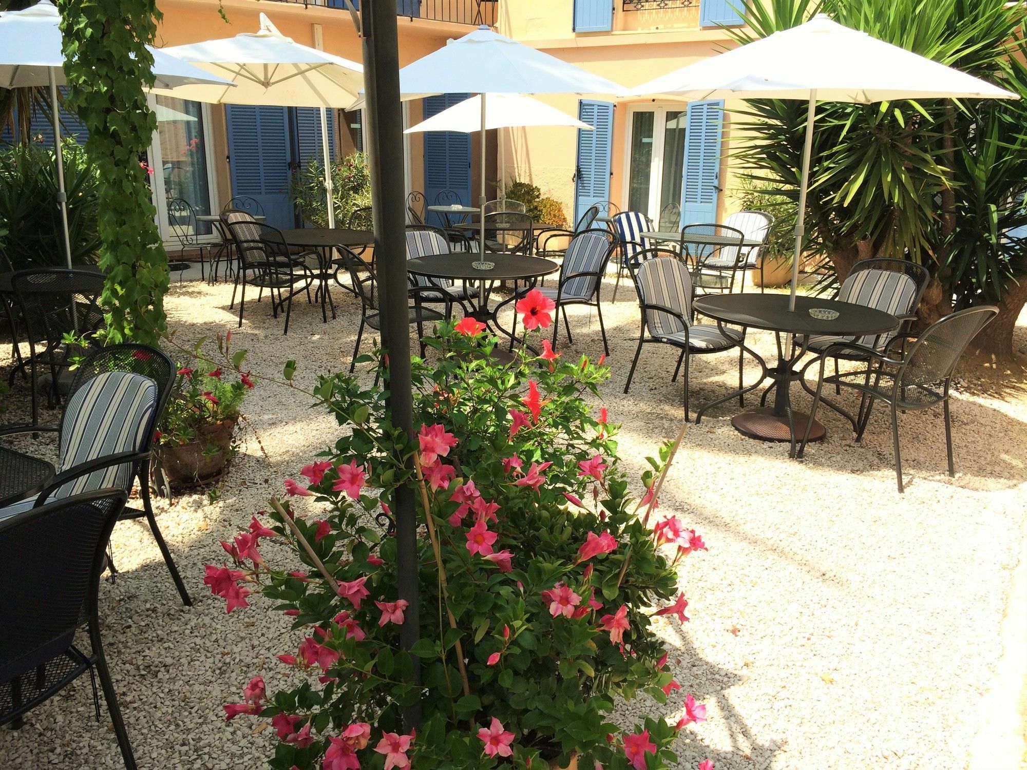 Hotel L'Olivier - Piscine & Parking Cannes Exterior photo