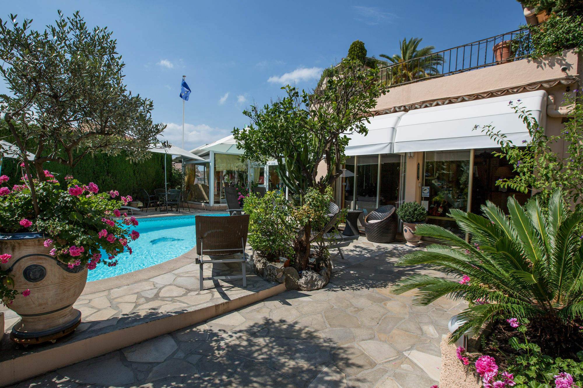 Hotel L'Olivier - Piscine & Parking Cannes Exterior photo
