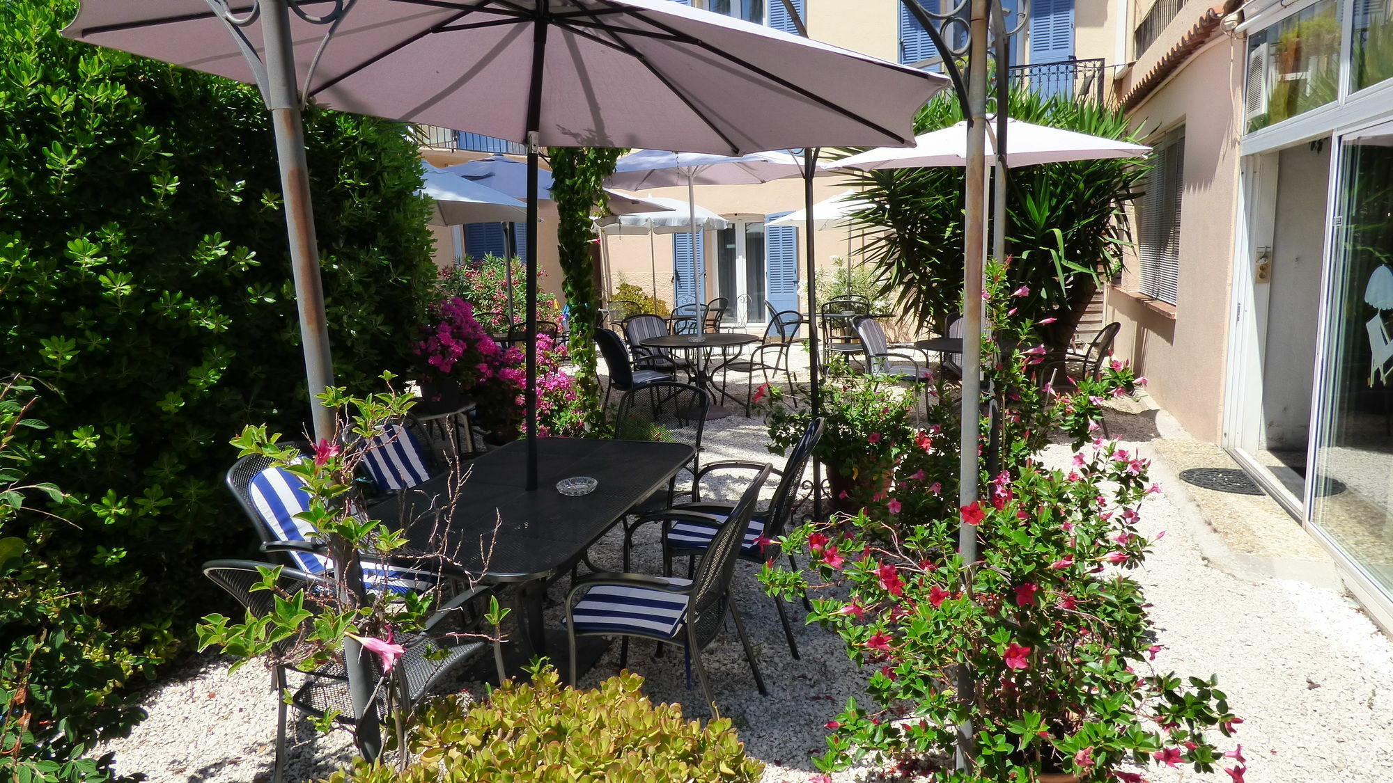 Hotel L'Olivier - Piscine & Parking Cannes Exterior photo