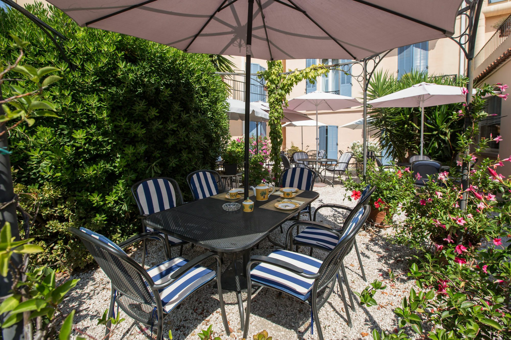 Hotel L'Olivier - Piscine & Parking Cannes Exterior photo