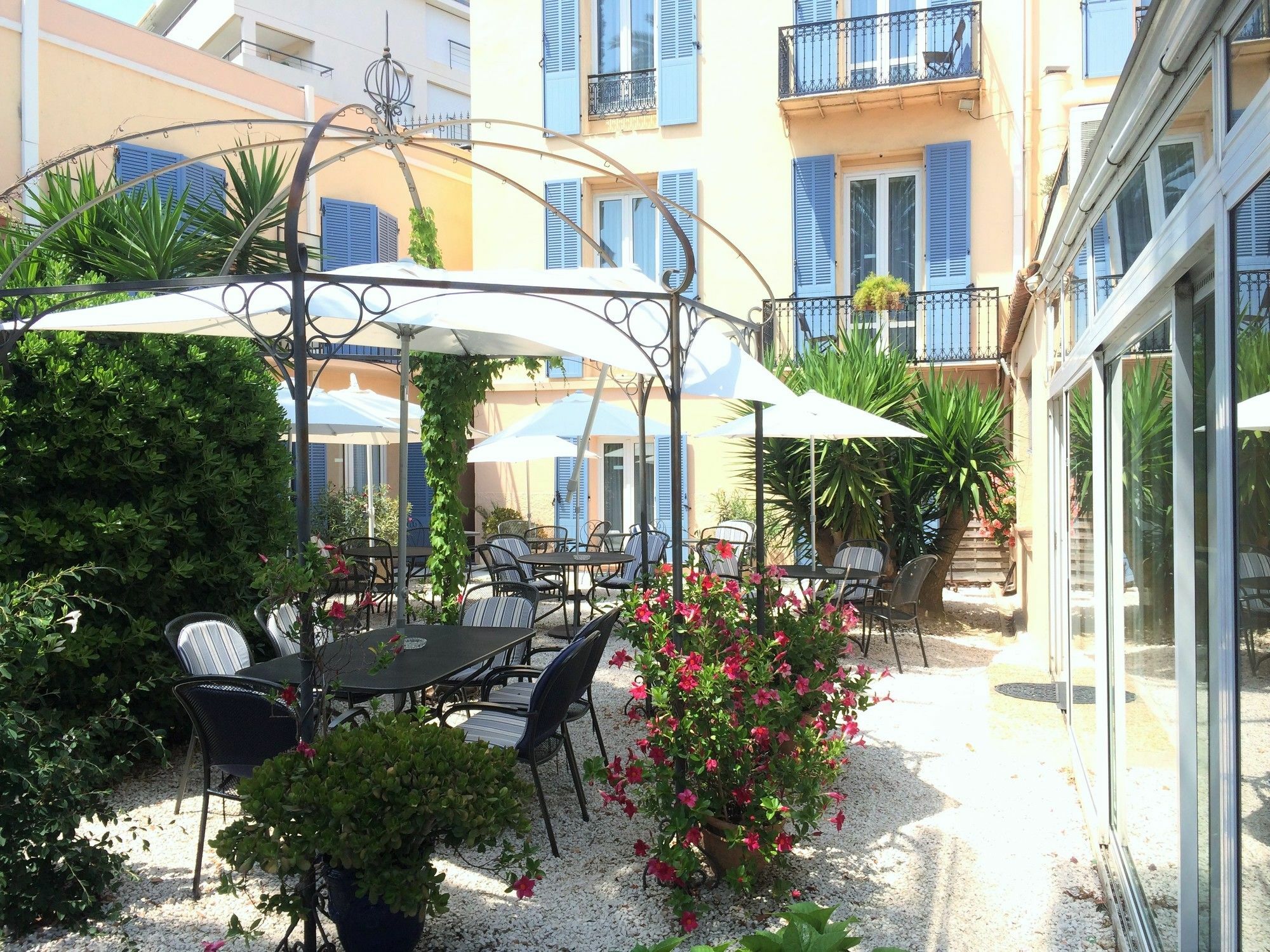 Hotel L'Olivier - Piscine & Parking Cannes Exterior photo