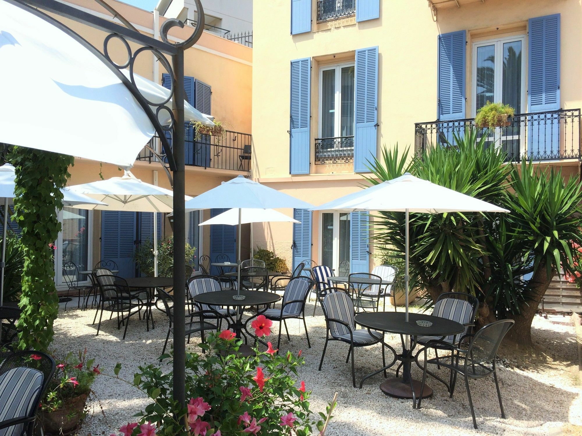 Hotel L'Olivier - Piscine & Parking Cannes Exterior photo
