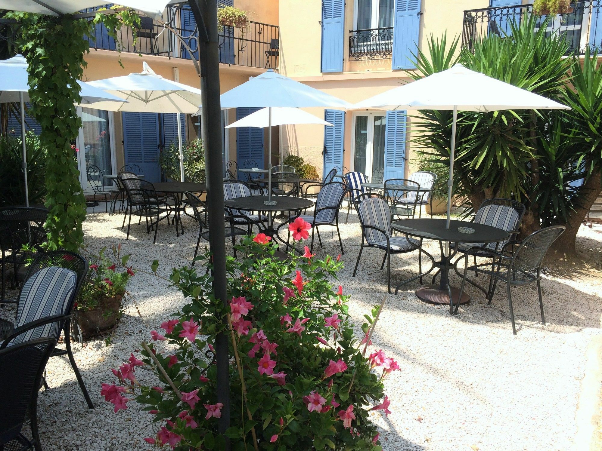Hotel L'Olivier - Piscine & Parking Cannes Exterior photo